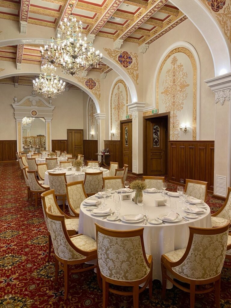 skhidnyi-banquet-01